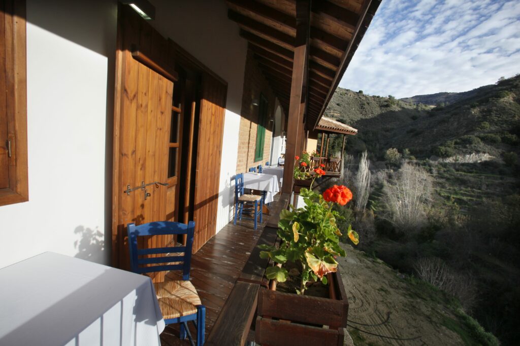 saabianco-renovation-hospitality-restaurant-kalopanagiotis (2)